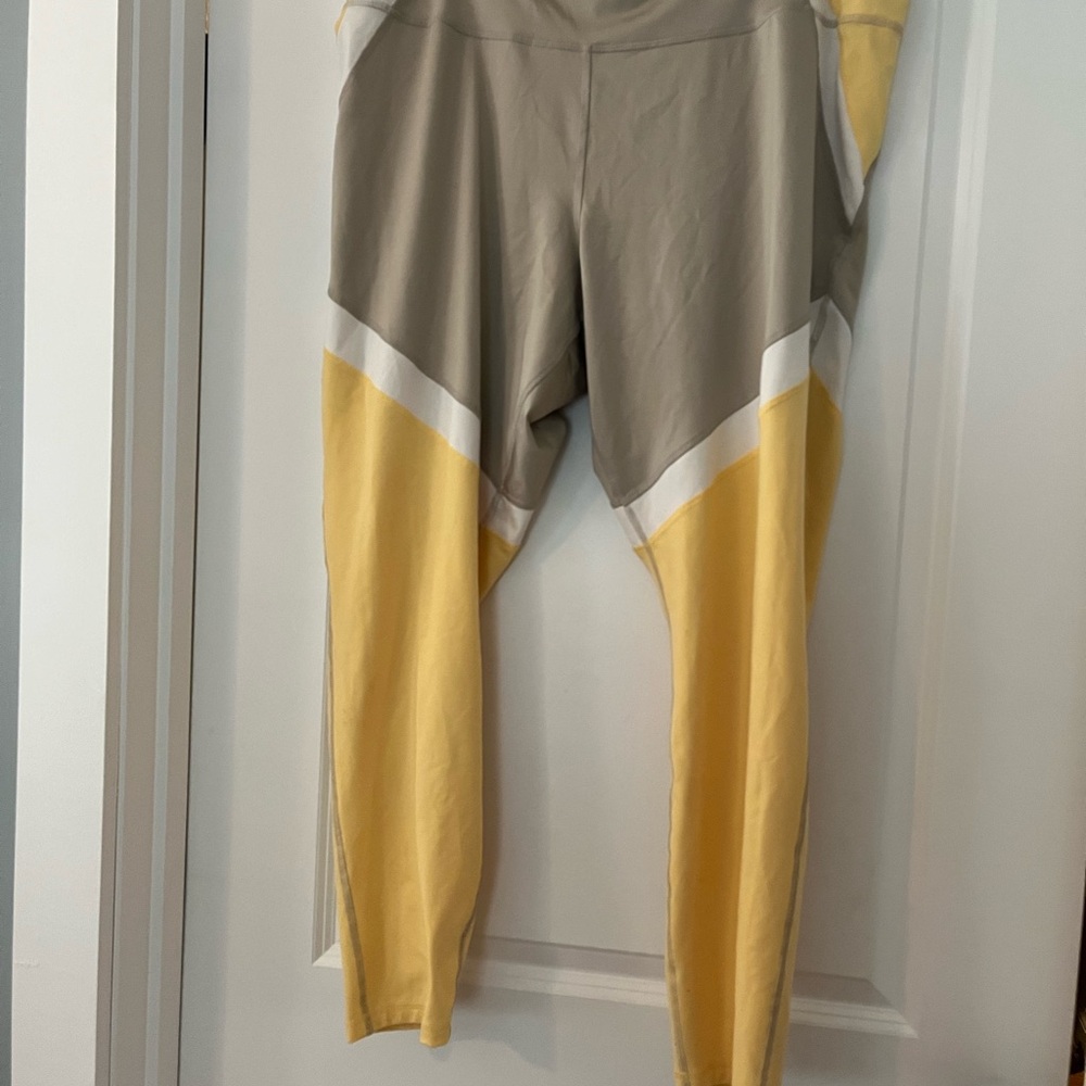 Yellow and Tan Colorblock Leggings